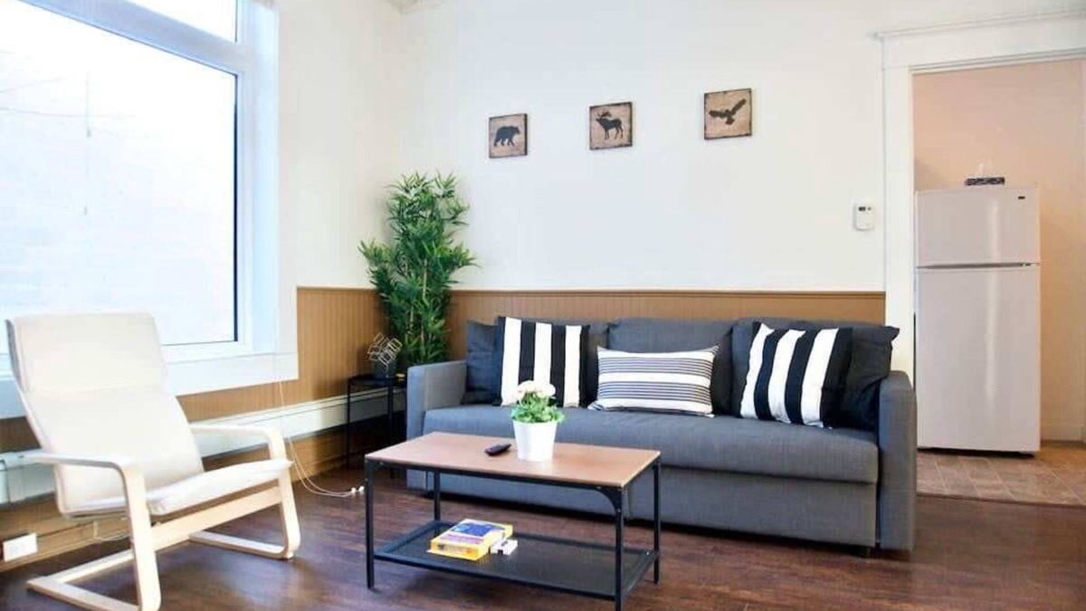 Moose Jaw Apartment | Large 1-Bdrm Condo, Downtown, Parking, 4k Smart TV, WiFi