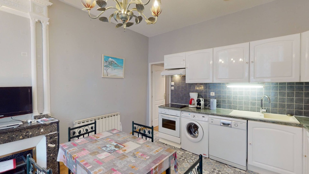 Bagneres-de-Luchon Apartment | Large 1-bedroom T2 on Etigny lane, ideal for vacationers and curists.