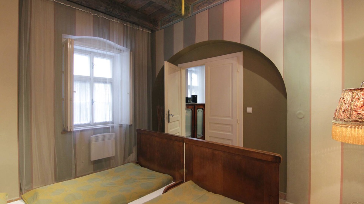 Mala Strana Apartment | Large 1 bedroom apartment near Charles Bridge