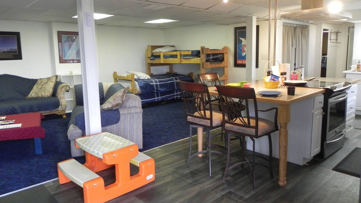 Mica Apartment | Large 1 bedroom Apt, bunk bed, trundle, with Amazing Kitchen