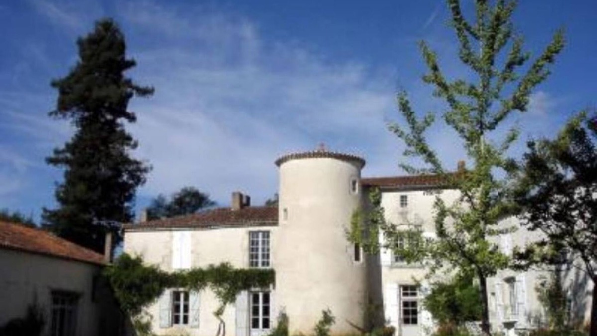 Rancogne House | Large 16th-century family home