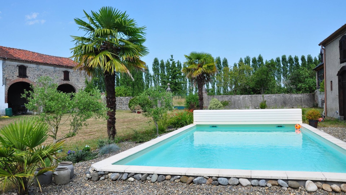 Liac House | Large 1790 typical house, renovated with pool, summer kitchen large garden