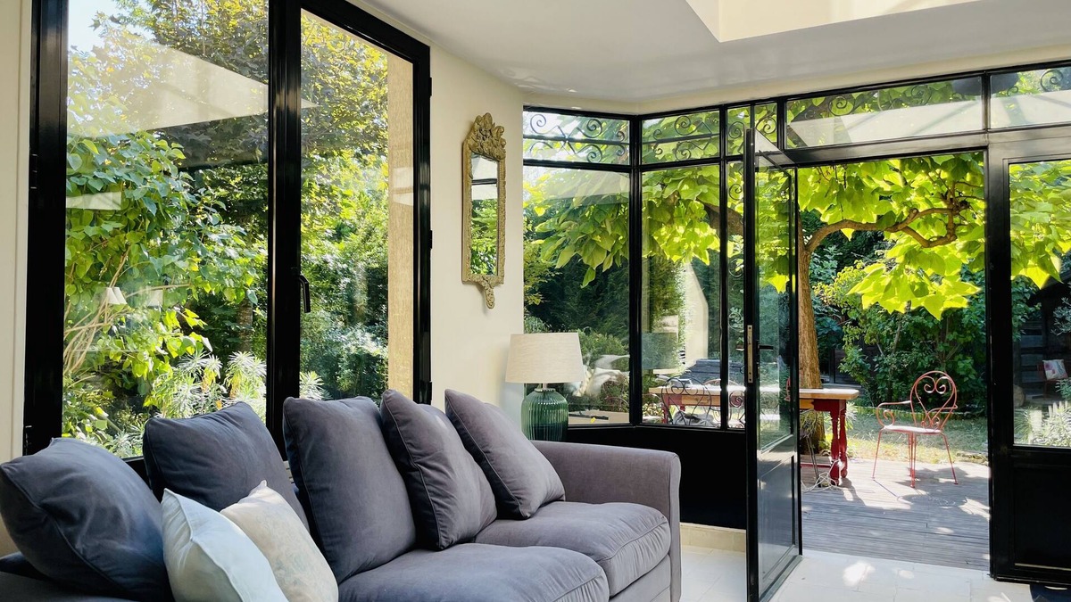 Vitry-sur-Seine Villa | Large 19th century family home with garden
