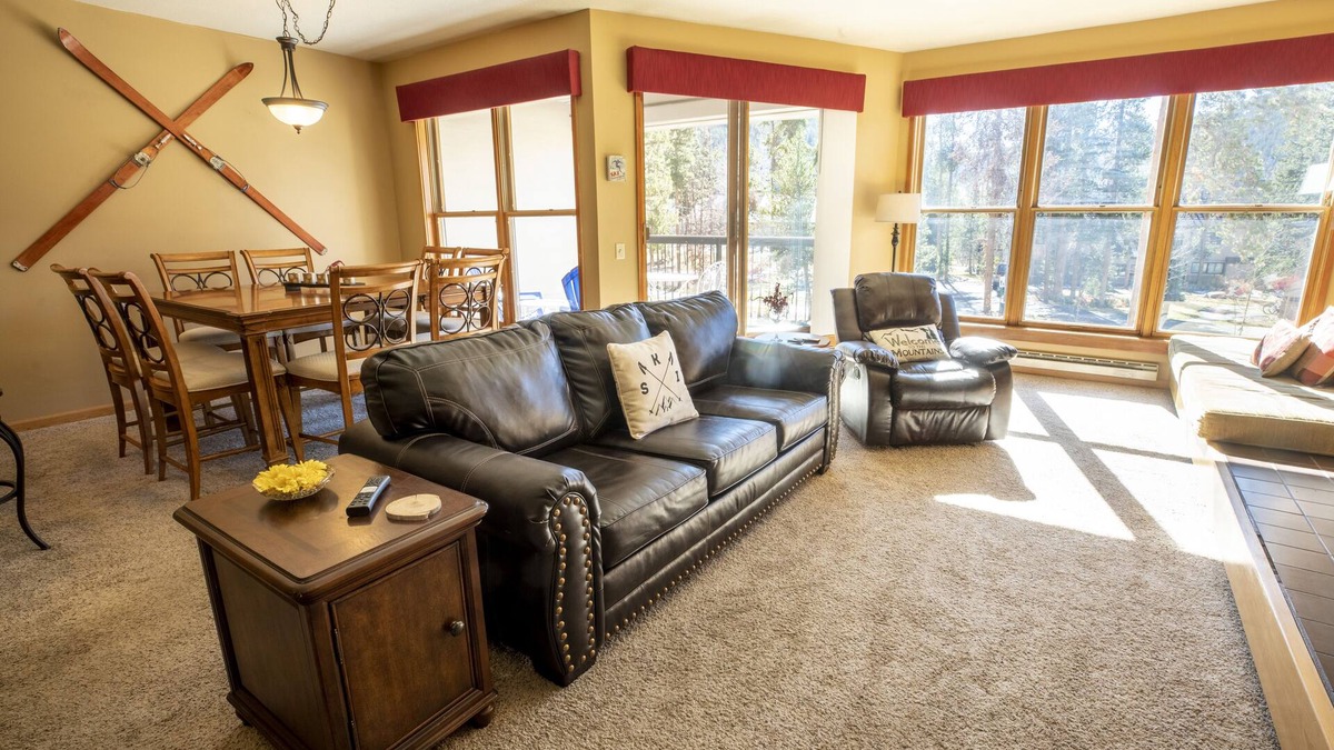Keystone Condo | Large 1BR Condo. Steps away from shuttle, parking & pool. IndependentlynOperated