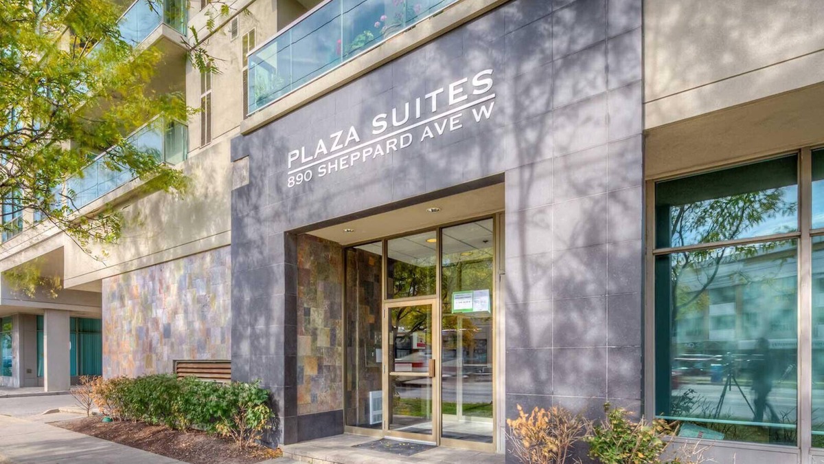 North York Condo | Large 2+2+den, private terrace, gym, sauna, garage, walk to subway!