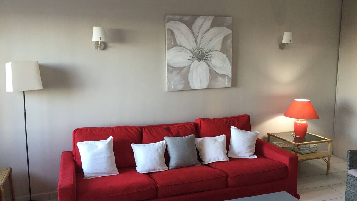 Mediterranee Apartment | Large 2 bedroom standing air conditioned seafront LINEN SUPPLIED/BED DONE
