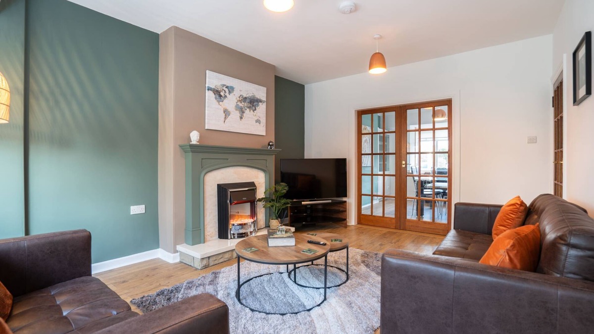 Central Aberdeen House | Large-2 Bed House-Free Parking