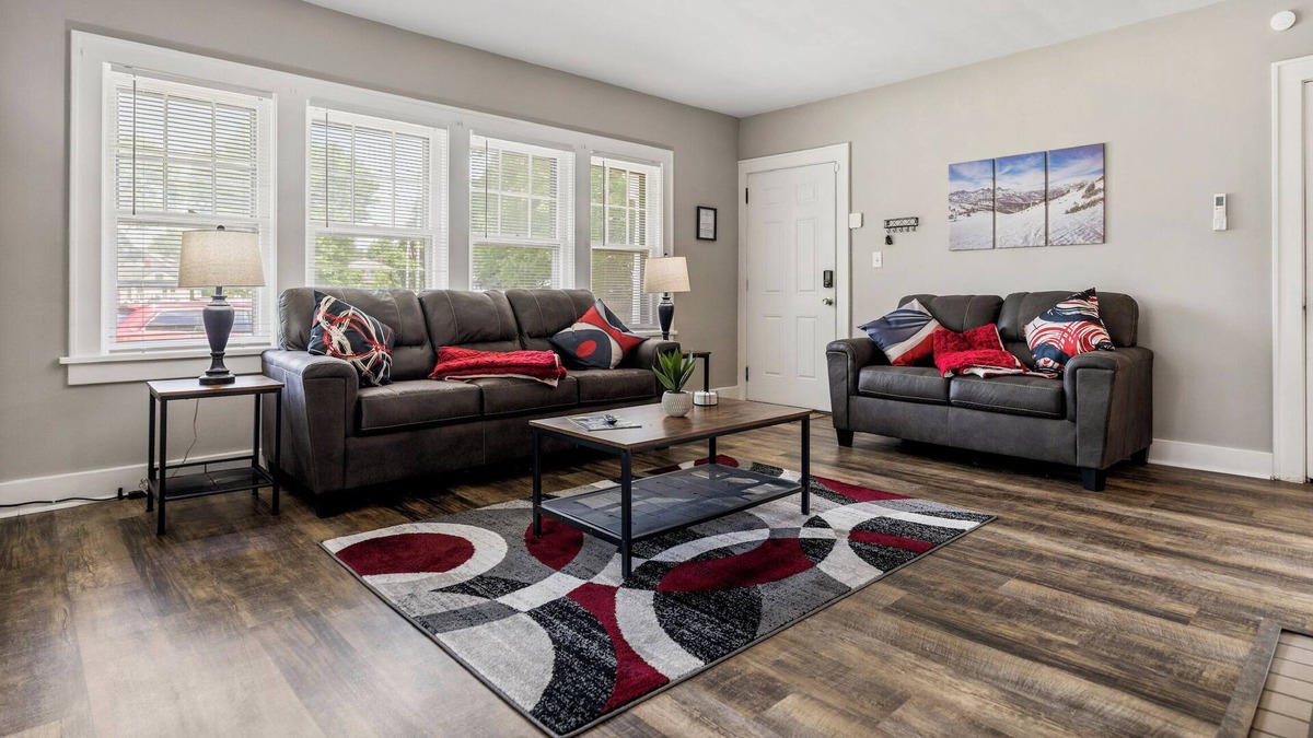 Canton Apartment | Large 2 Bedroom Apt in the Heart of Canton. Minutes to the HOF & both hospitals
