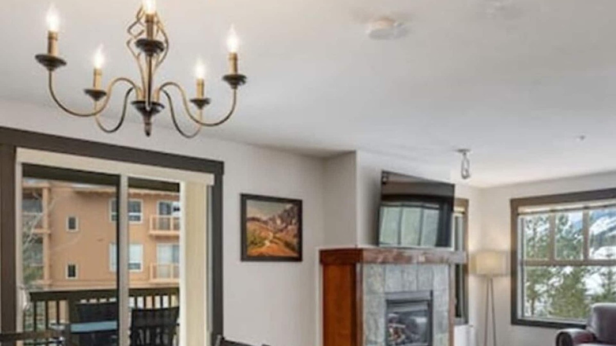 East Kootenay Condo | LARGE 2-Br 2-Ba | Ski In/Out | Pool & Hot Tubs | Central Upper Village Location