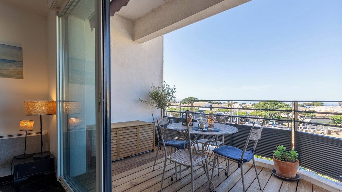 Palavas-les-Flots Apartment | Large 2 BR Panoramic Terrace & Parking
