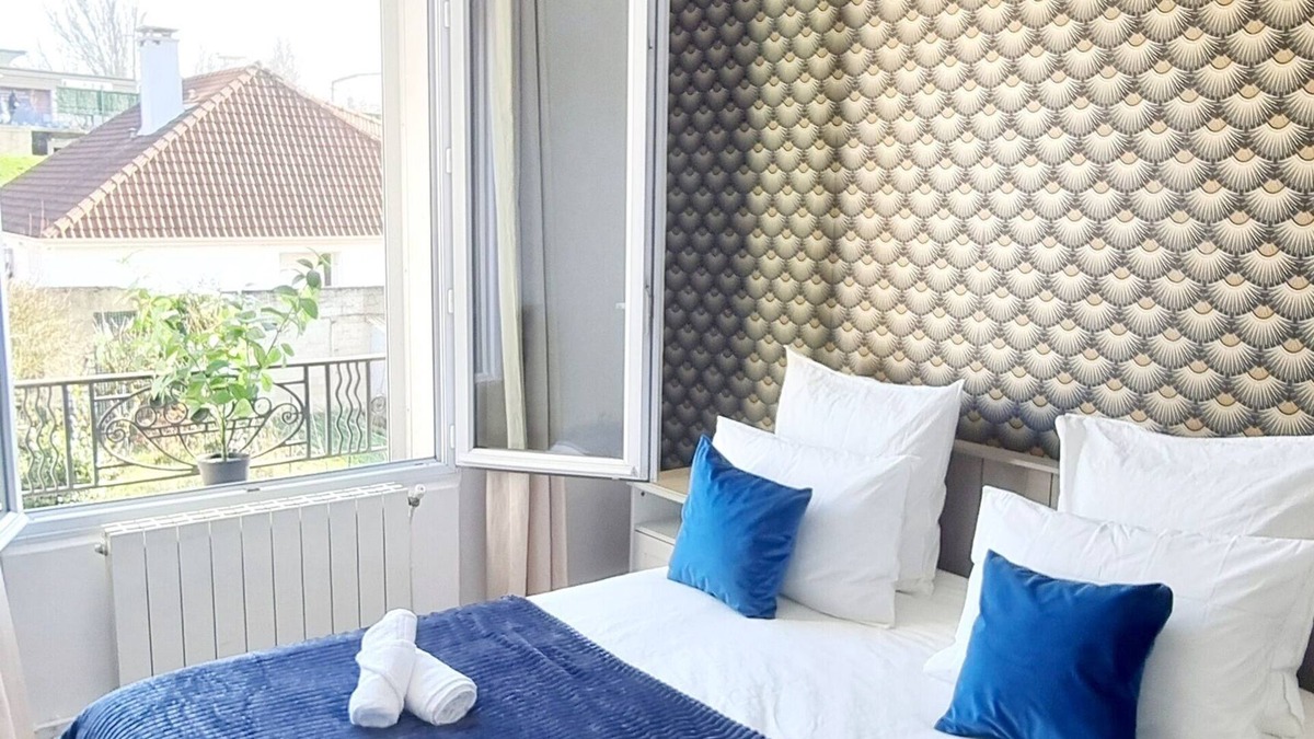 Antony Apartment | Large 2-room apartment - Paris & Orly Airport 15 min away + Parc de Sceaux 1 min away