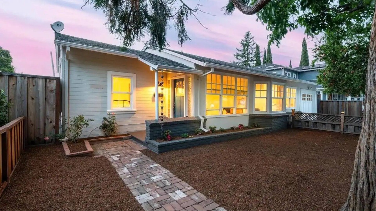 Shoreline West House | Large 2BD, 2BA Private Whole House Walking Distance from Downtown Mountain View!