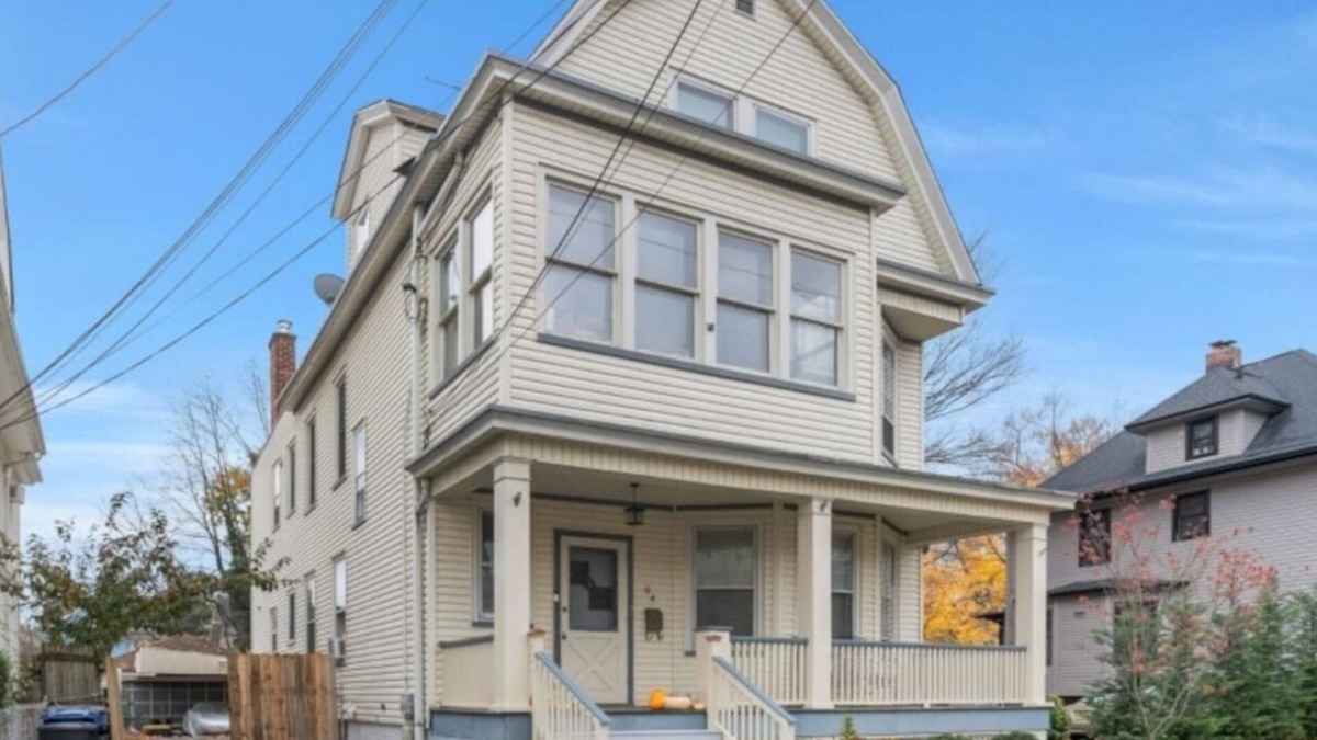 West Orange Apartment | Large 2BR Apt w/Balcony | Quick NYC Train