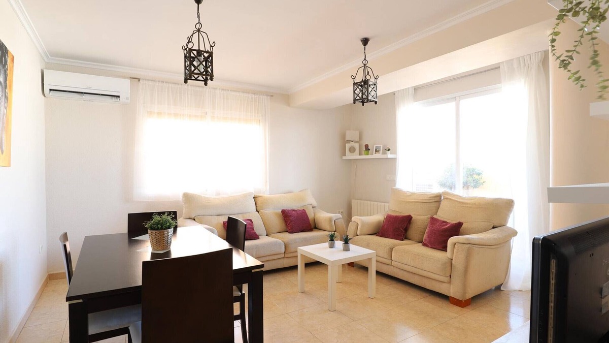 Port de Sagunt Apartment | Large 3-bedroom apartment, big terrace, air conditioning, 600m from the beach