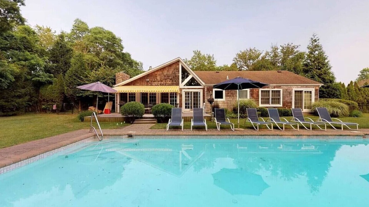 Remsenburg House | Large 3 bedroom with a gorgeous pool