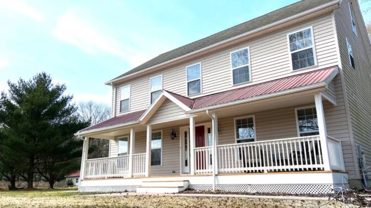Harbeson House | Large 3 Bedroom Colonial 15 miles from Rehoboth Beach