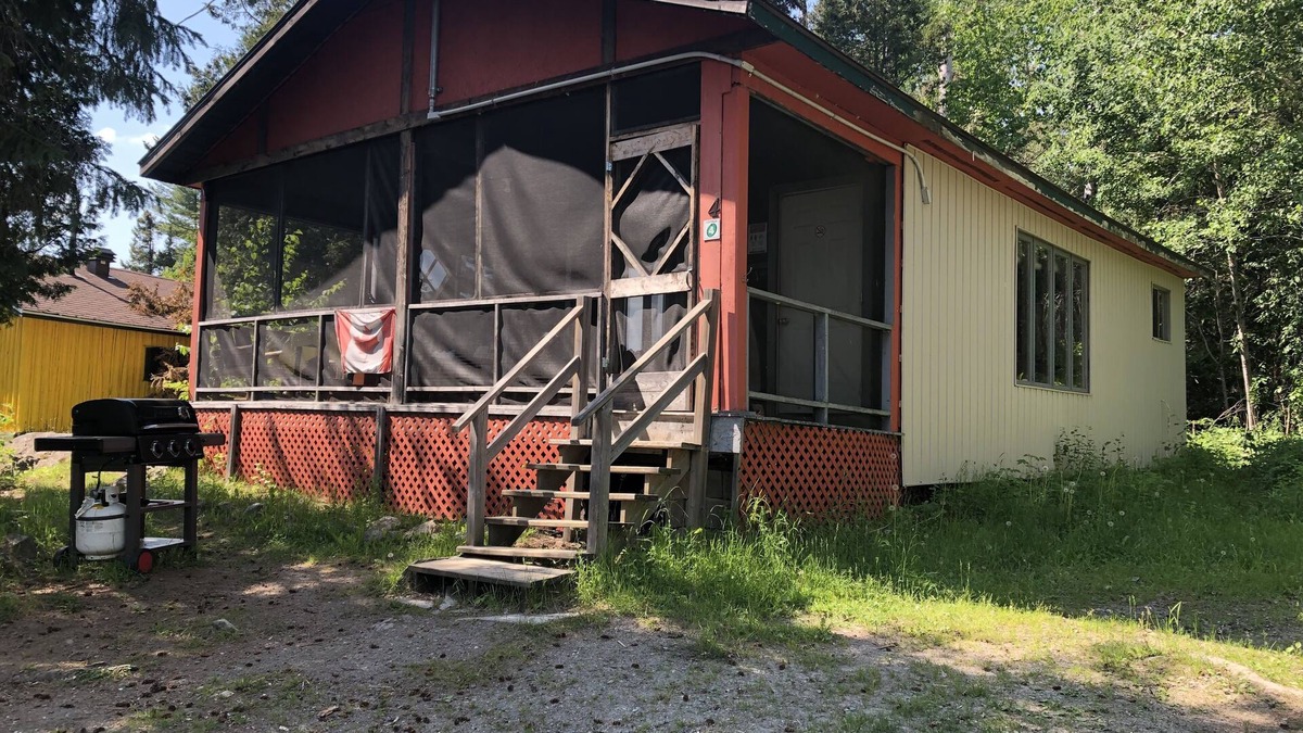 Marten River Cottage | Large 3 Bedroom Cottage on Private Lake in Marten River, ON - Olive the Lake Cottage #4