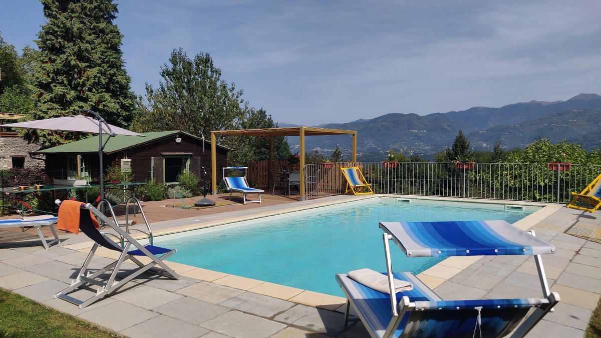 Gallicano Villa | Large 3 bedroom villa, private pool, gym, WiFi, nice garden, walk to restaurant