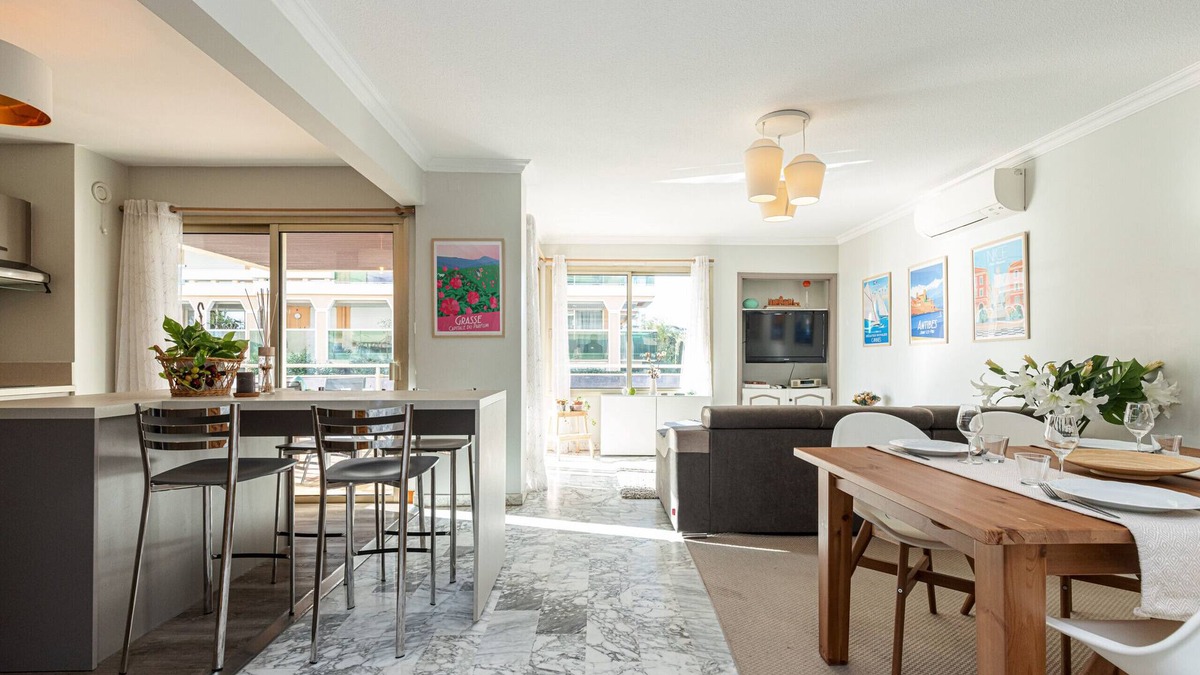 Saint-Laurent-du-Var Apartment | Large 3p for families - 300m from the sea - A/C