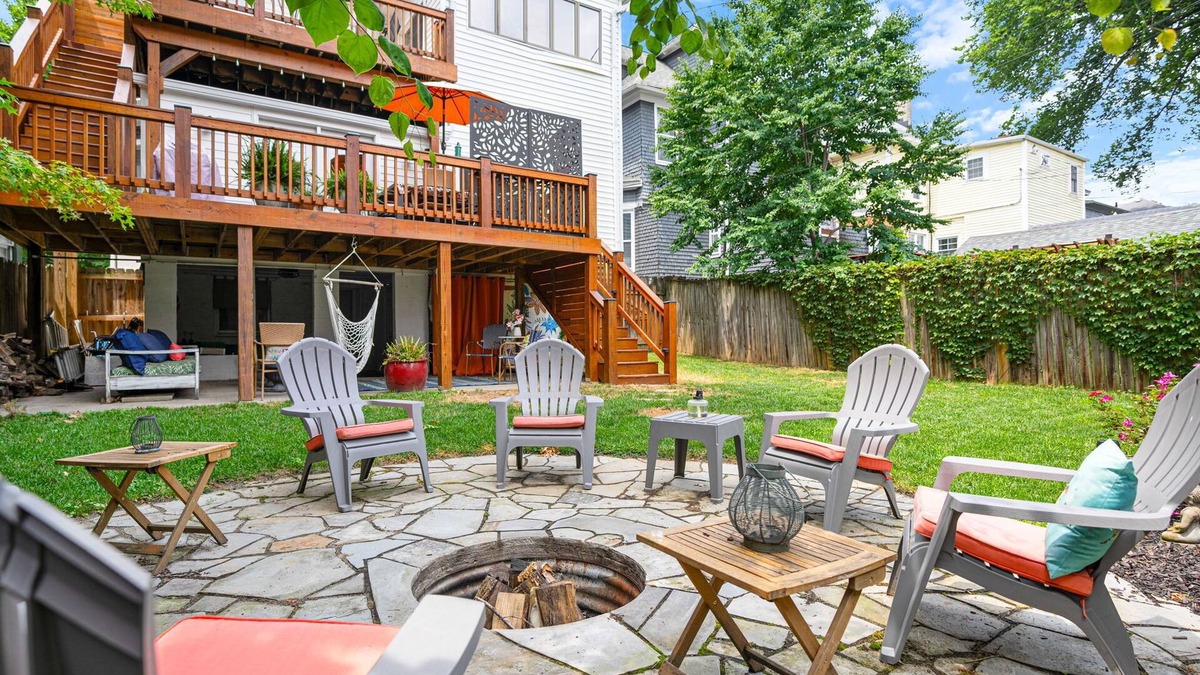Deer Park House | Large 4-bdrm historic Highlands home just steps to bars, parks and restaurants!
