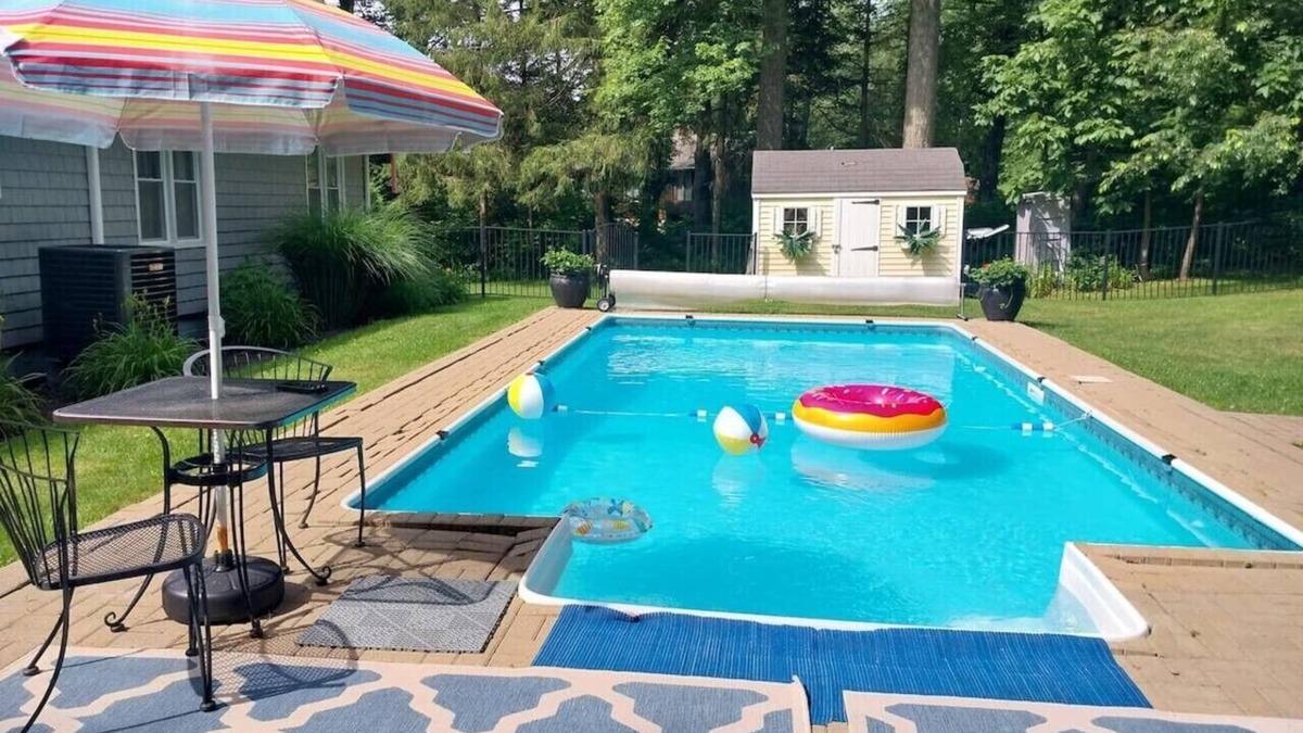 Wolcott House | Large 4 bedroom - Pool - Fire Pit