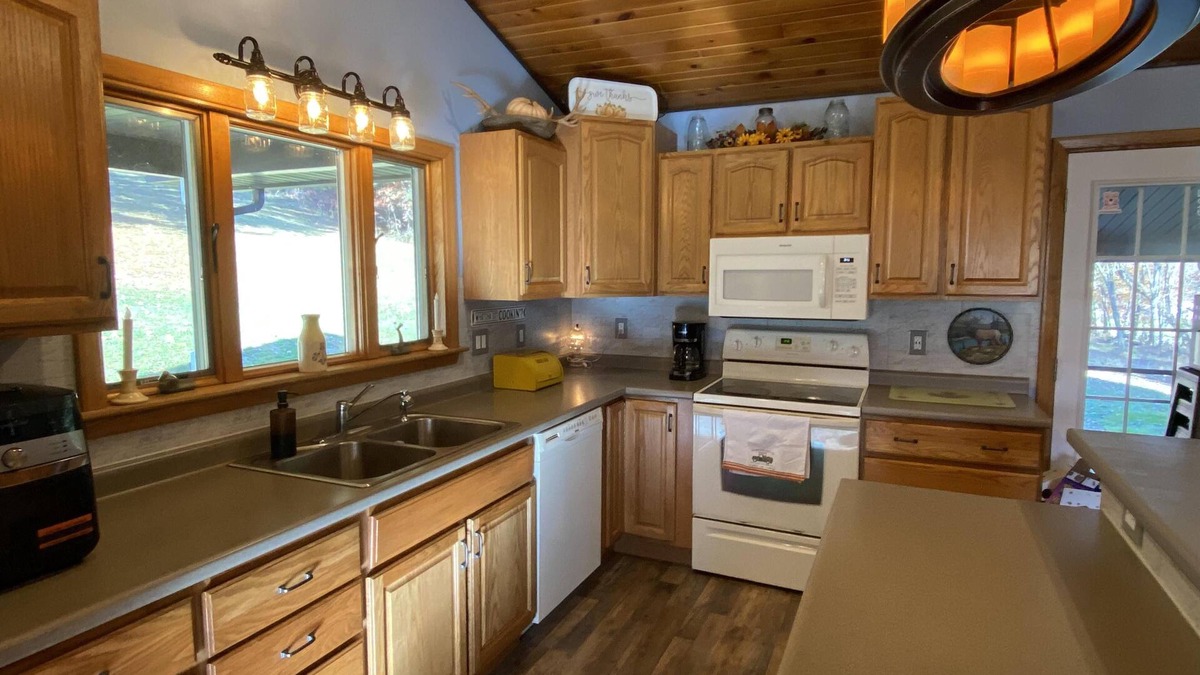 Weedville Other | Large, 4 BR (1 King, 2 Queens), 2 Bath, Recently Renovated