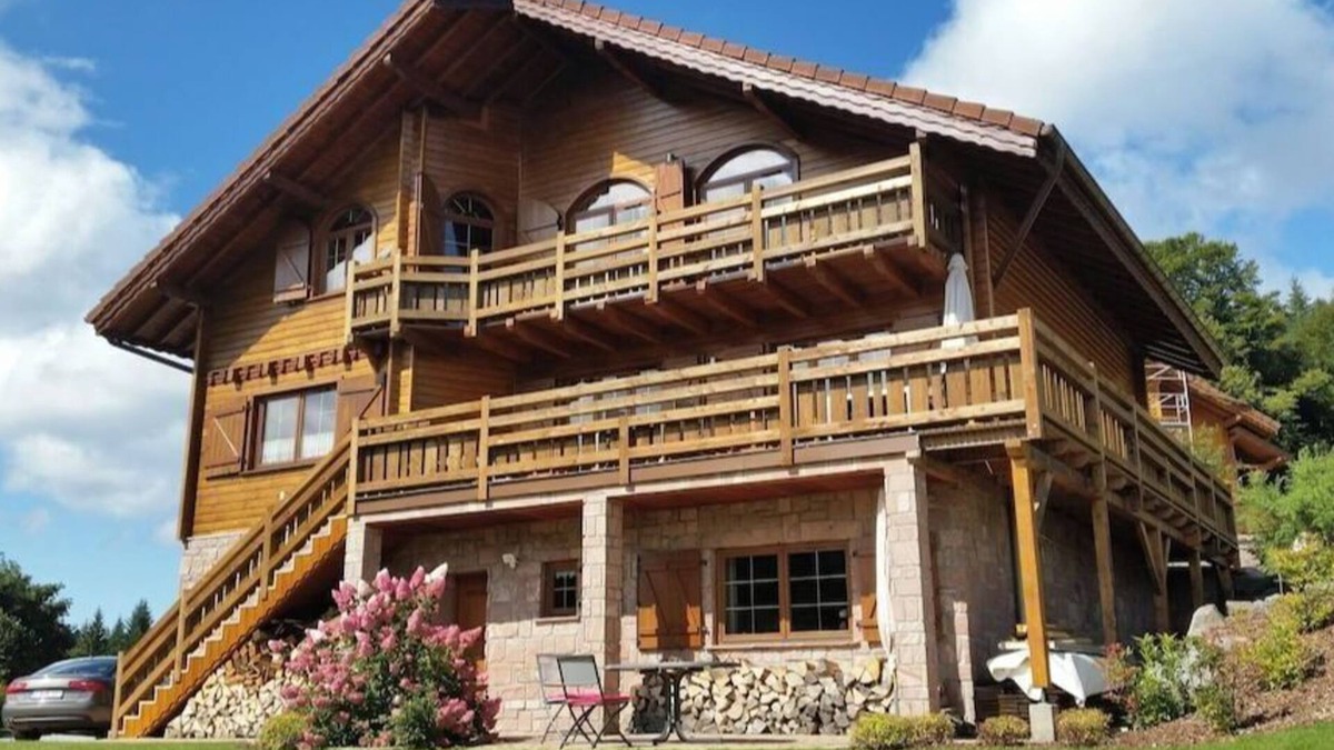 Le Grand Valtin Ski Chalet | Large 4* chalet in Grand Valtin near Gérardmer 7 bedrooms-4 bathrooms, 4 WC