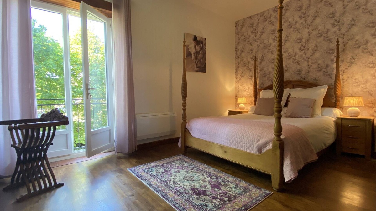 Coutens House | Large 4-star holiday home with swimming pool, onsite bike hire close to Mirepoix