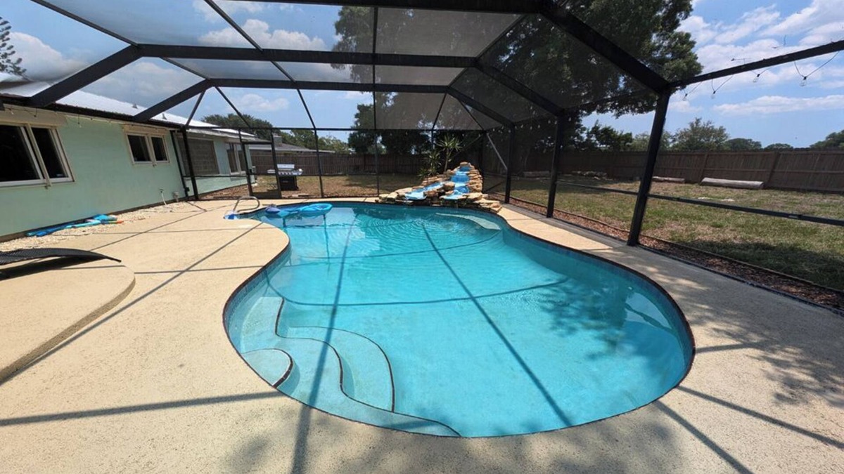Interchange Square House | Large 4bd 2bth pool home with waterfall feature and private back yard!
