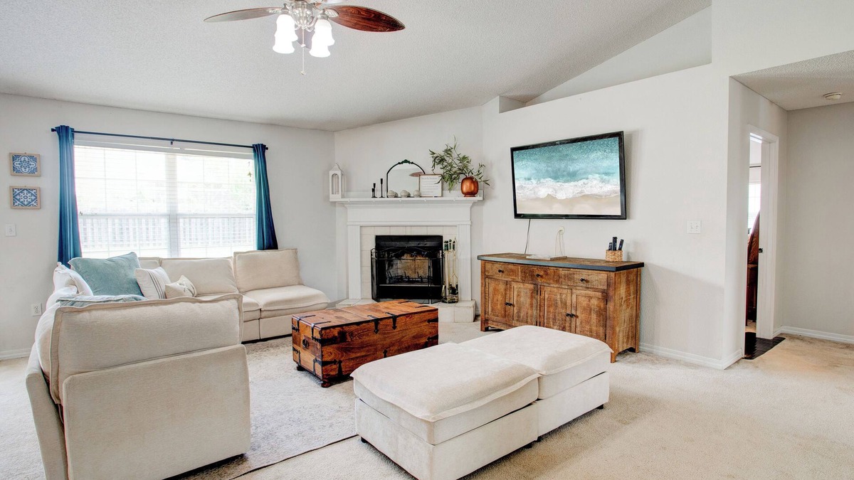 Milligan House | Large 5-BDR/3B Family Getaway Sleeps 11 - Day Trip to Destin, Fort Walton Beach