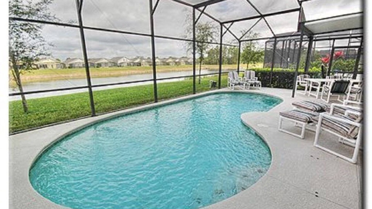 Sunrise Lakes House | Large 5 bed villa with own private pool overlooking water and conservation views