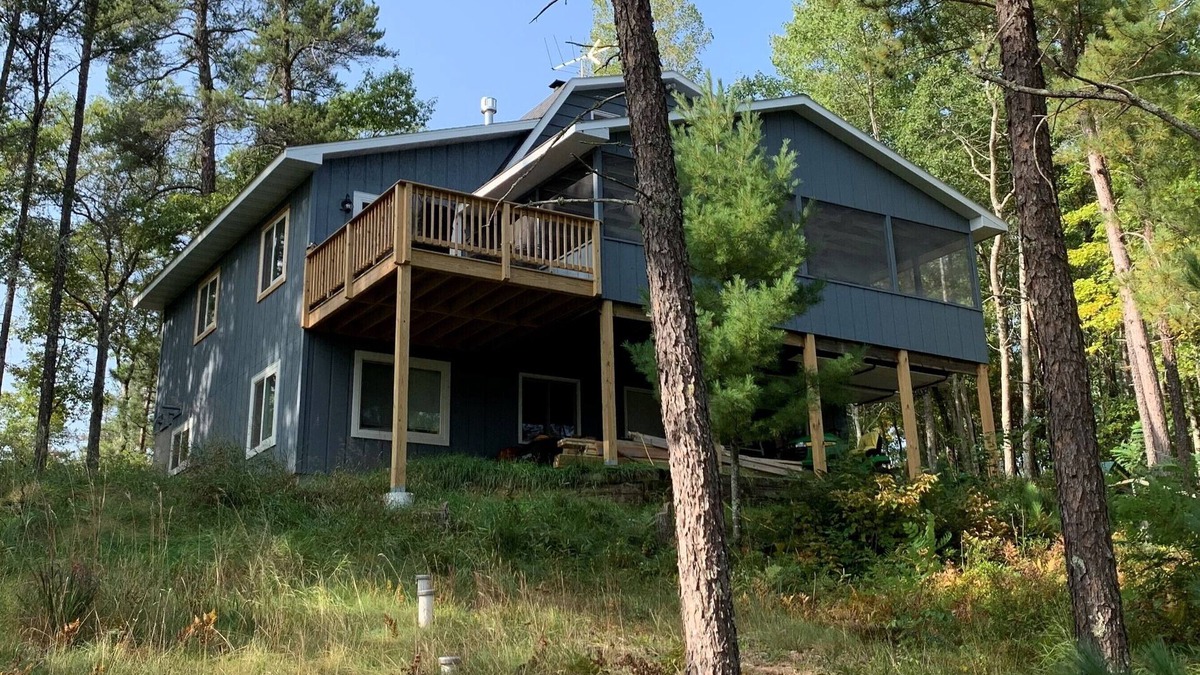 Minong House | Large 6 BR home on clean lake in Northern WI