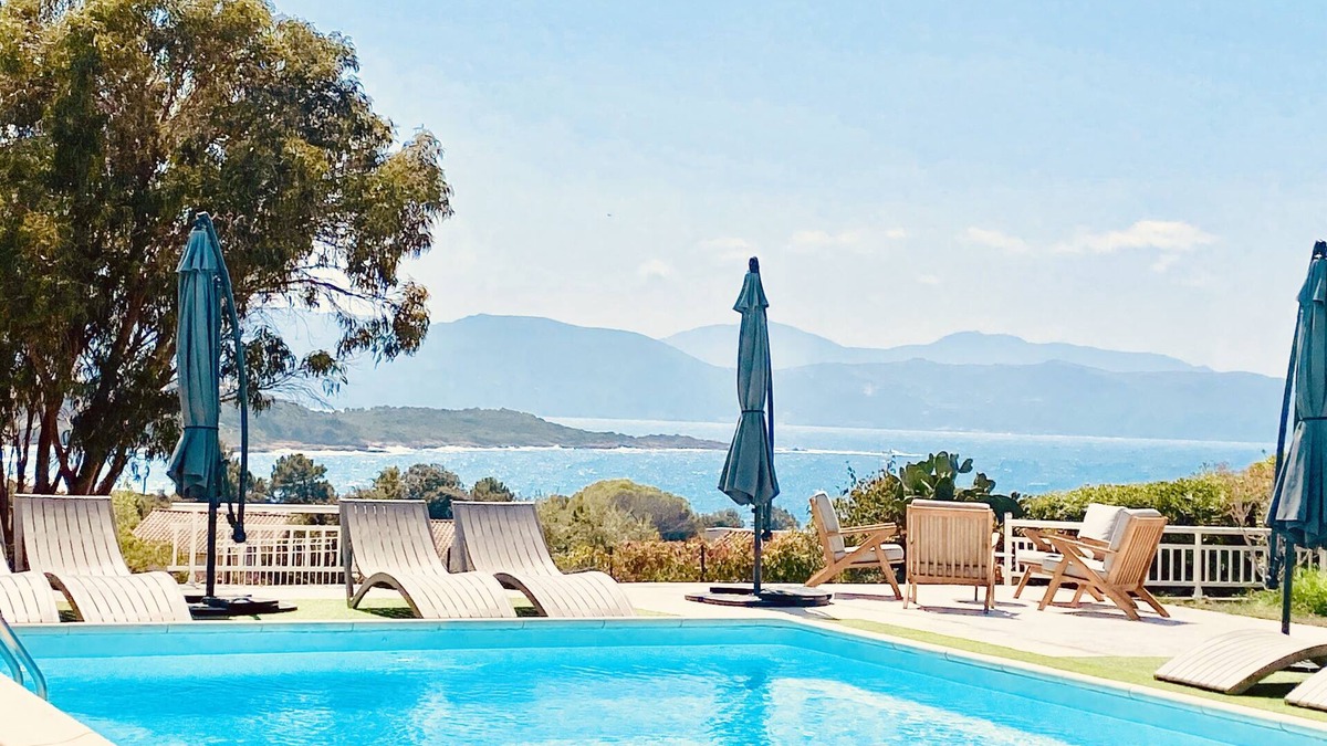 Sagone House | Large 8 bedroom house, beach on foot, sea view, swimming pool