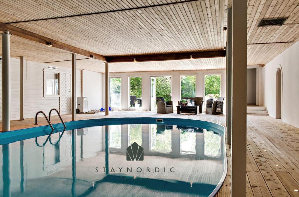Onslunda House | Large and beautifully decorated pool house in Tomelilla, Österlen