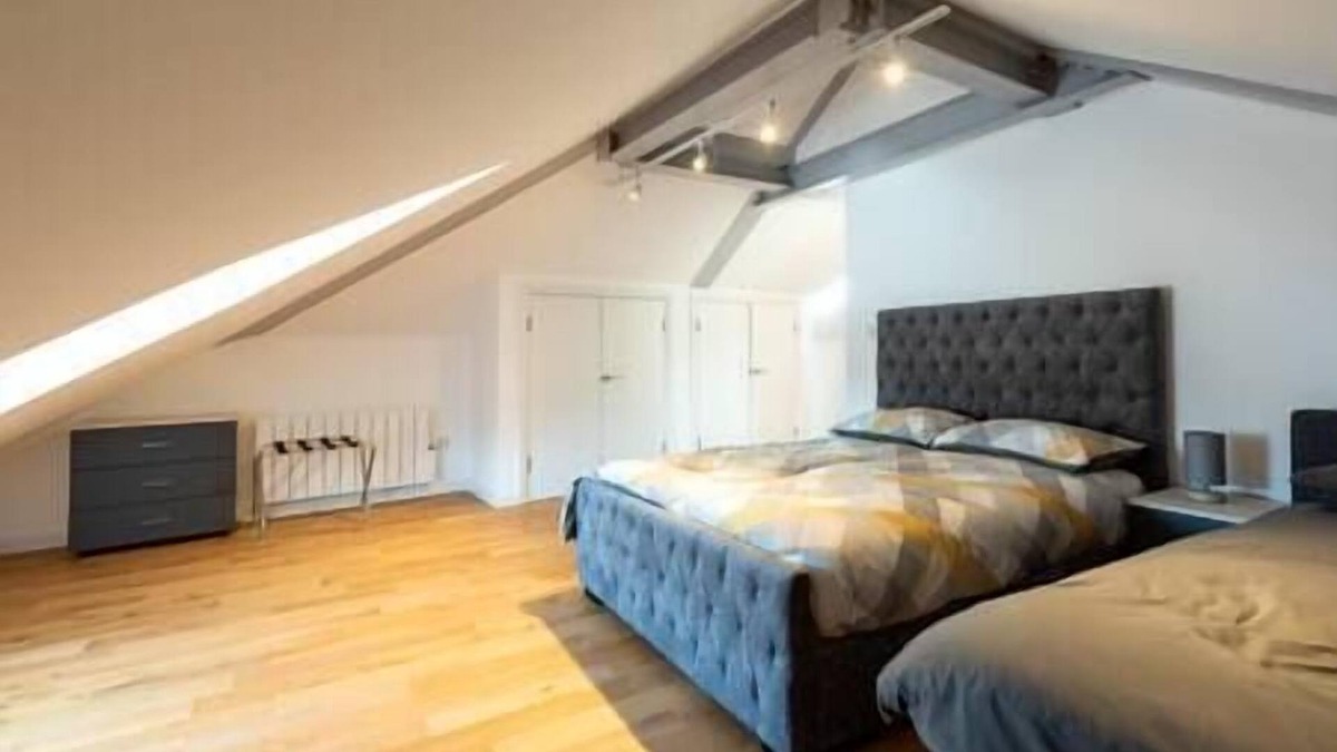 Uxbridge North Condo | Large and Luxurious Loft (BR3 II)