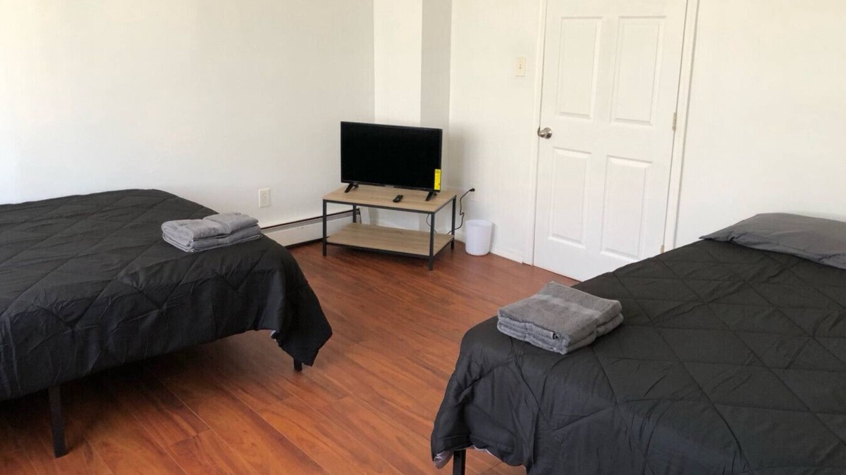 Elizabeth Apartment | Large and private apartment in convenient area sleeps up to 10 people comfortably