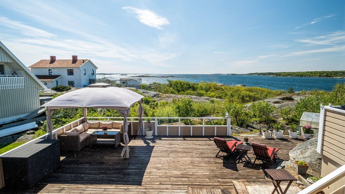 Donso Ski Chalet | Large and spacious accommodation on Donsö with ocean view| SE08030