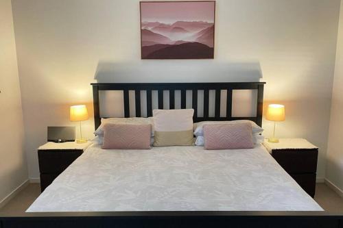 Newmarket Apartment | Large and stylish Townhouse in chic area
