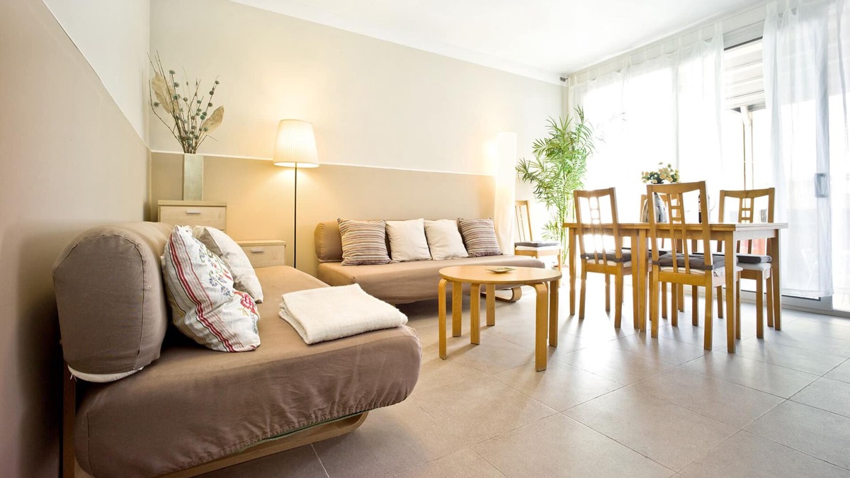 Les Corts Apartment | LARGE APARTMENT WITH LARGE TERRACE 6 PEOPLE