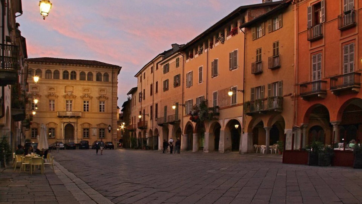 Biella Apartment | Large apartment in Biella, Italy located on historic Piazza Cisterna