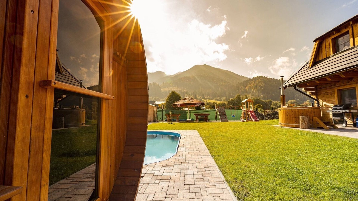 Lazisko Ski Chalet | Large apartment in Chalet with pool, mountain view and garden
