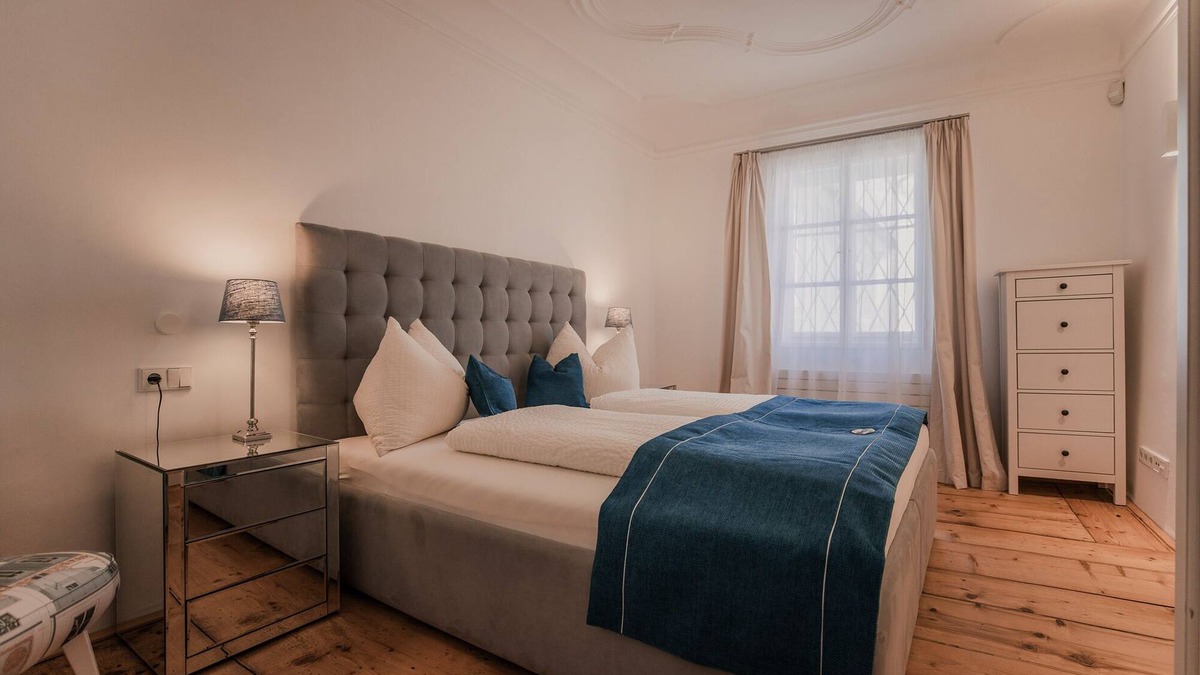 Altstadt Apartment | Large apartment in Paterstöck - near Cathedral - 2 bedrooms & 2 bathrooms