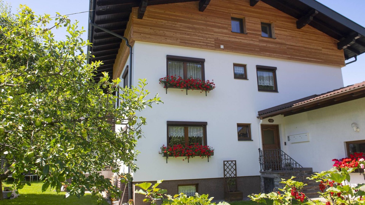 Worgler Boden Apartment | Large apartment near the ski bus