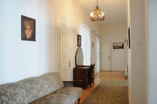 Andel Apartment | Large Apartment sleeps up to 10 M4A