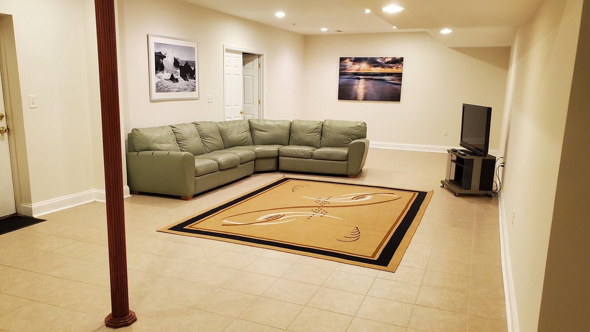 Fairland Apartment | Large Apartment Unit available, great amenities