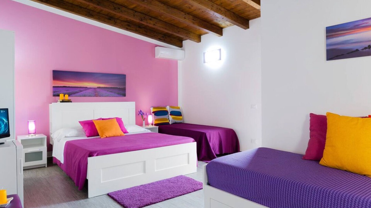 Villa Grazia di Carini Apartment | Large apartment with air conditioning, Wi-Fi 3 bedrooms 3 bathrooms sleeps 11