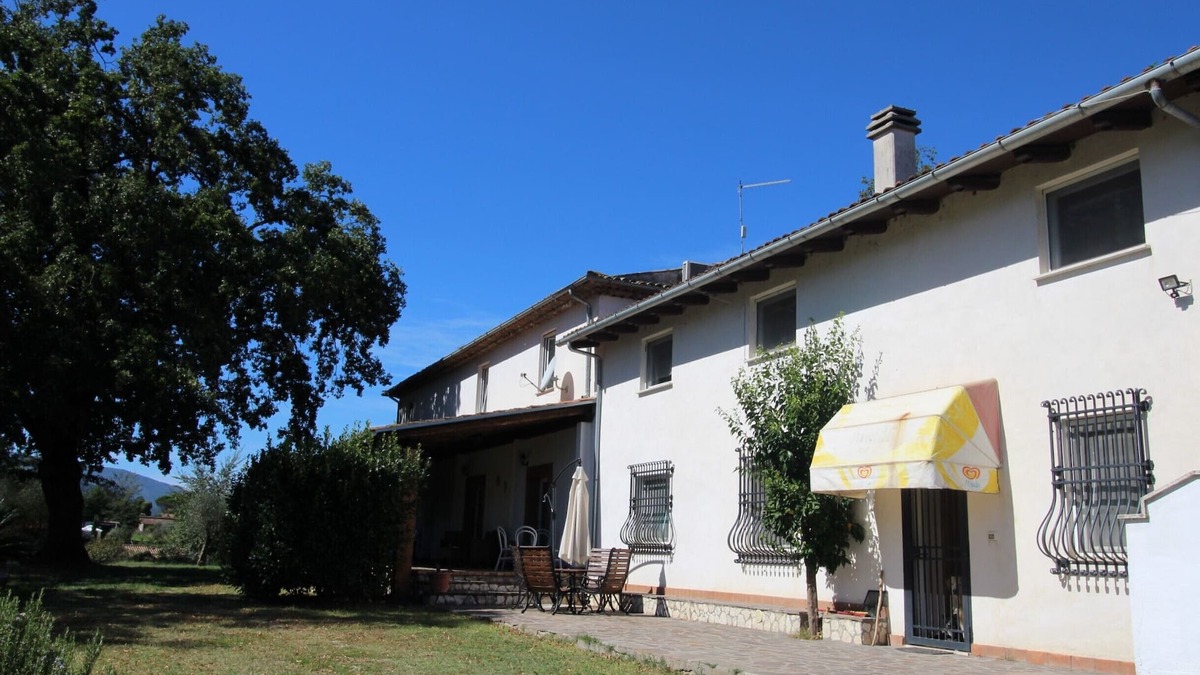 Isoletta Other | Large apartment with shared swimming pool, located in a natural park, Rome 100 km