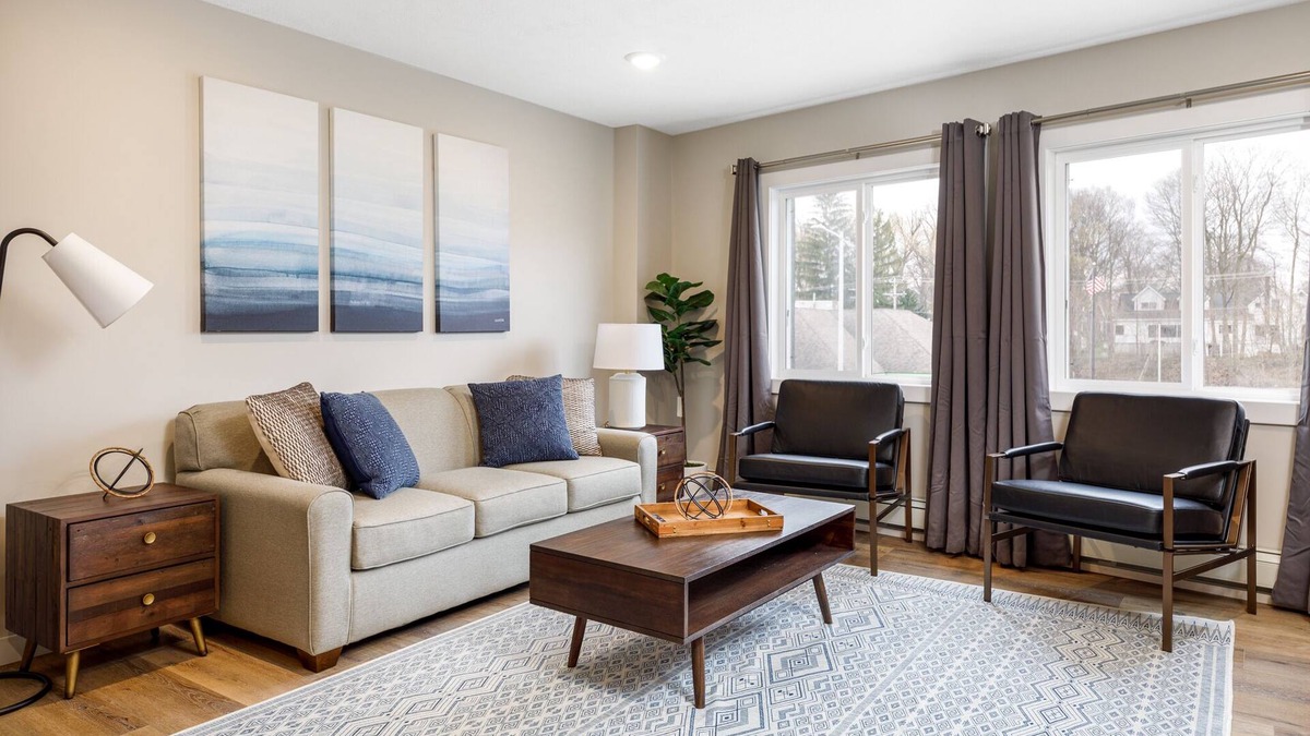 Traverse City Apartment | Large Apt | Downtown | AC | Beach | Shops | Walk |