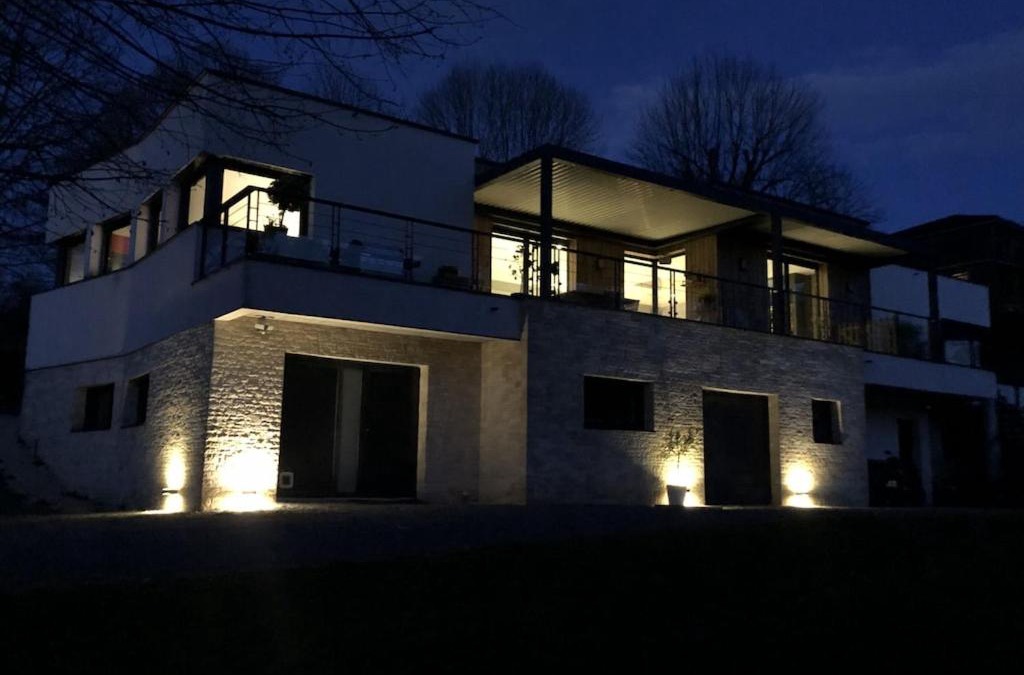 Notre-Dame-de-Sanilhac Villa | Large architect's house
