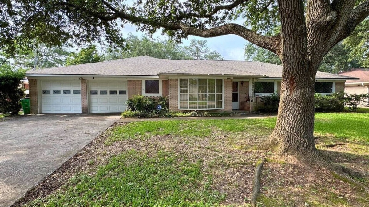 Baytown House | Large Baytown Home | 4BR, 2.5BA | Near Houston | Budget-Friendly
